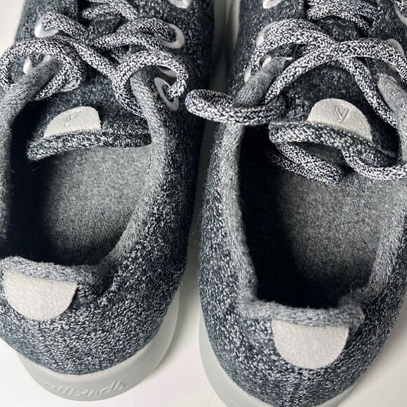 Allbirds women’s wool runner in natural grey. - Picture 4 of 7